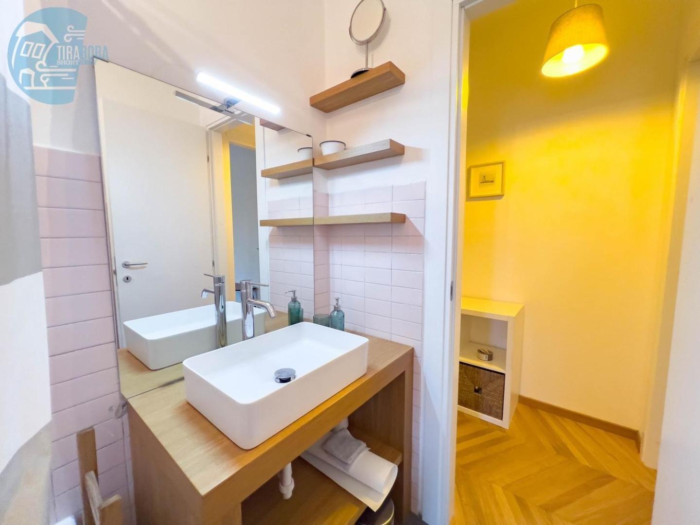 Apartment Cappello 9 Tirabora Short Rent